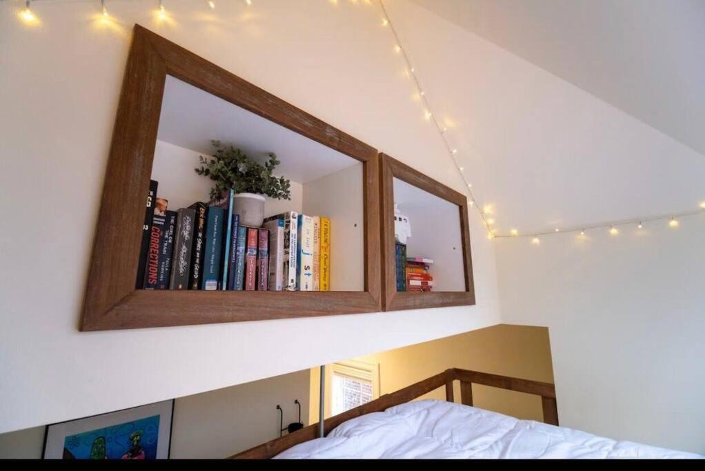Adorable Cozy House With Parking And Loft! Villa Seattle Bagian luar foto